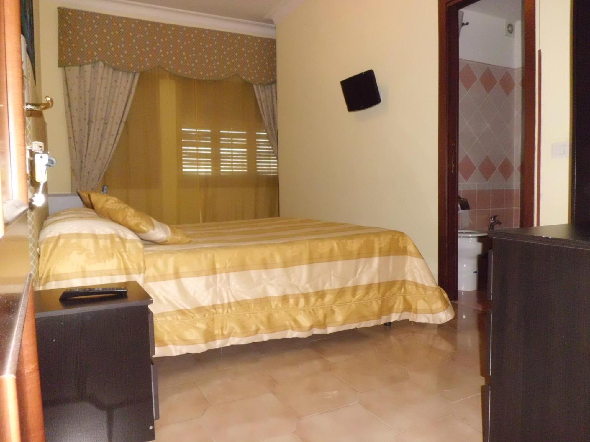Tiburtina Guesthouse Roma Ngoại thất bức ảnh
