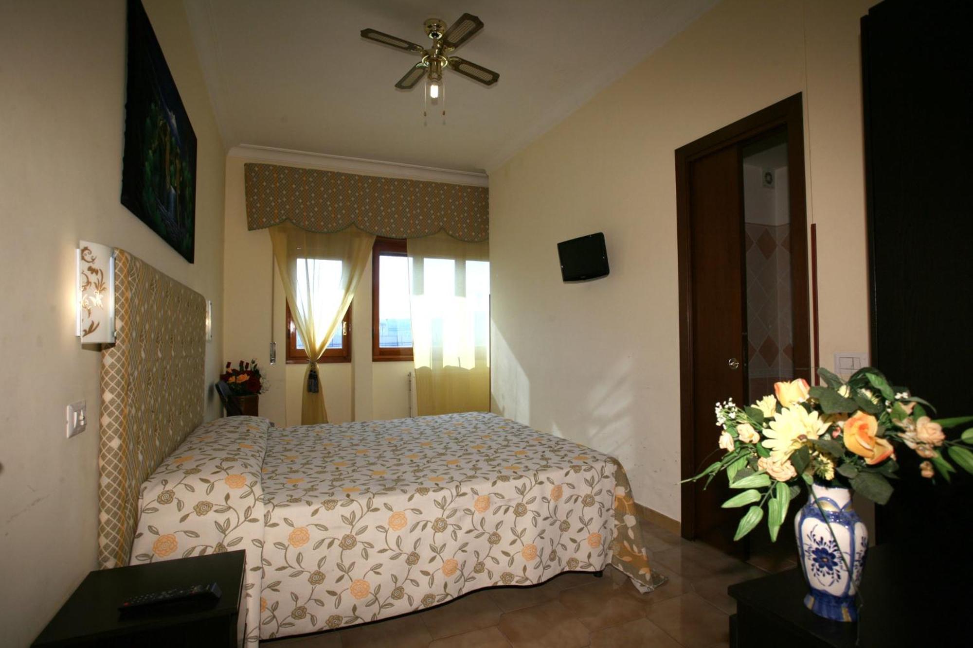 Tiburtina Guesthouse Roma Ngoại thất bức ảnh
